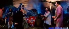 Shakti (2002)_clip4
