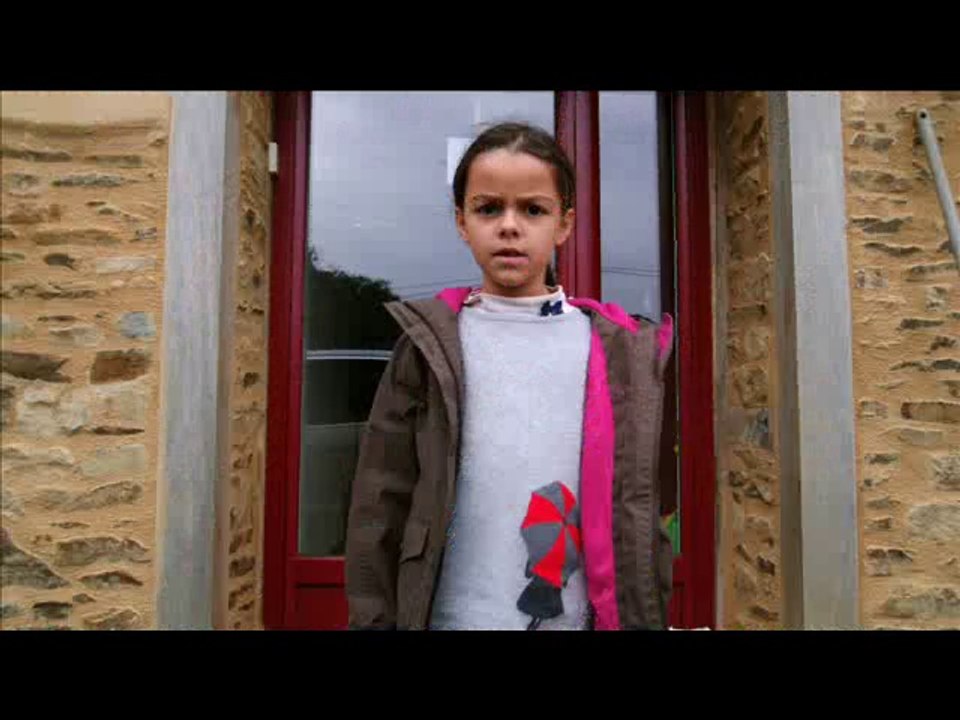 passage à travers la porte