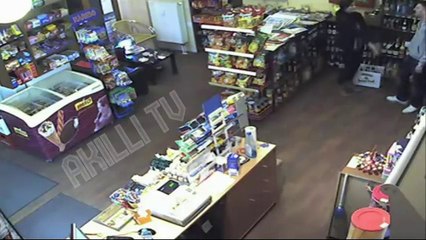 Markette Birden Aşka Gelip Tüm Karizmayı Yitiren Eleman