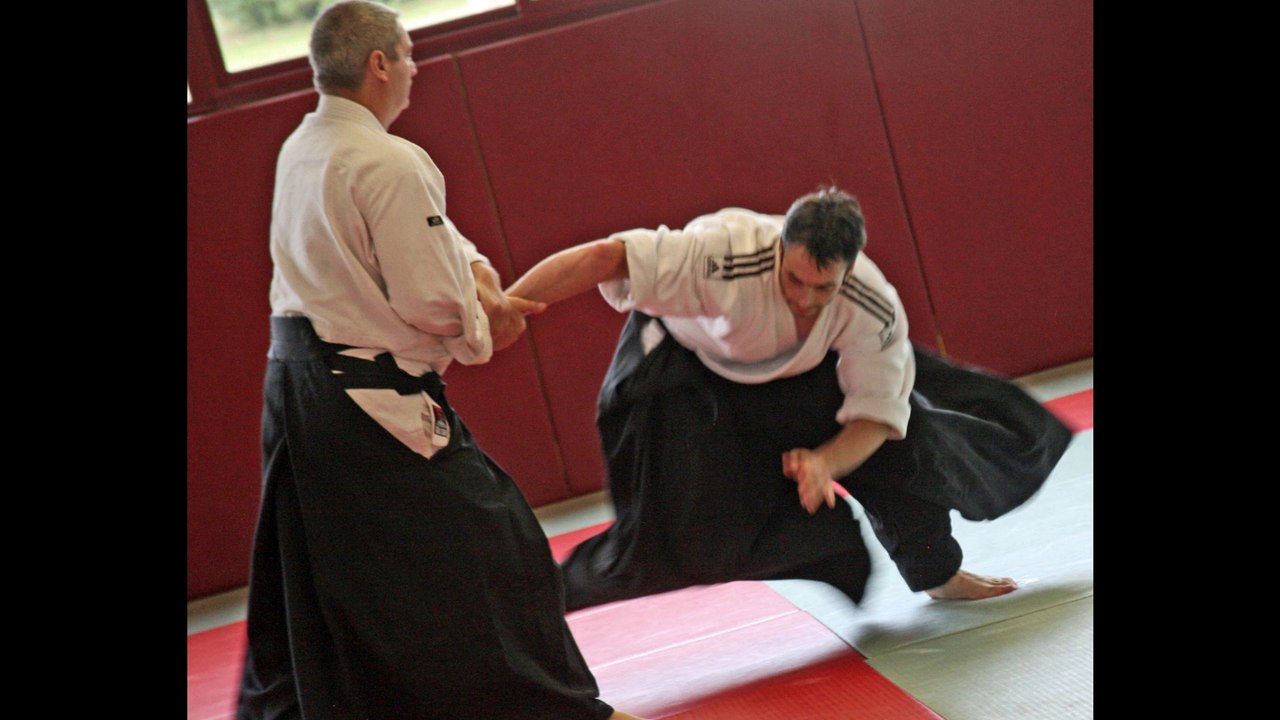 Stage d'Aïkido traditionnel en Vendée à Château d'Olonne avec Alain Peyrache Shihan,  http://www.alainpeyrache.eu , les 14 et 15 décembre 2013  Salle omnisports Pierre de Coubertin Boulevard des Anciens Combattants AFN 85180 CHÂTEAU D'OLONNE  Site du dojo