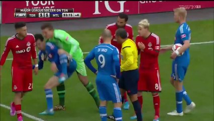 Un footballeur blessé se relève par miracle