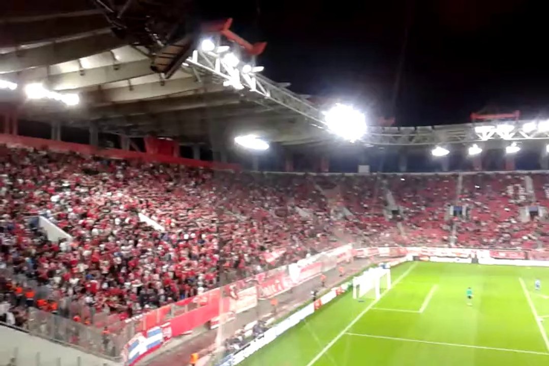 Οι παίκτες της Γιουβέντους βγαίνουν για προθέρμανση