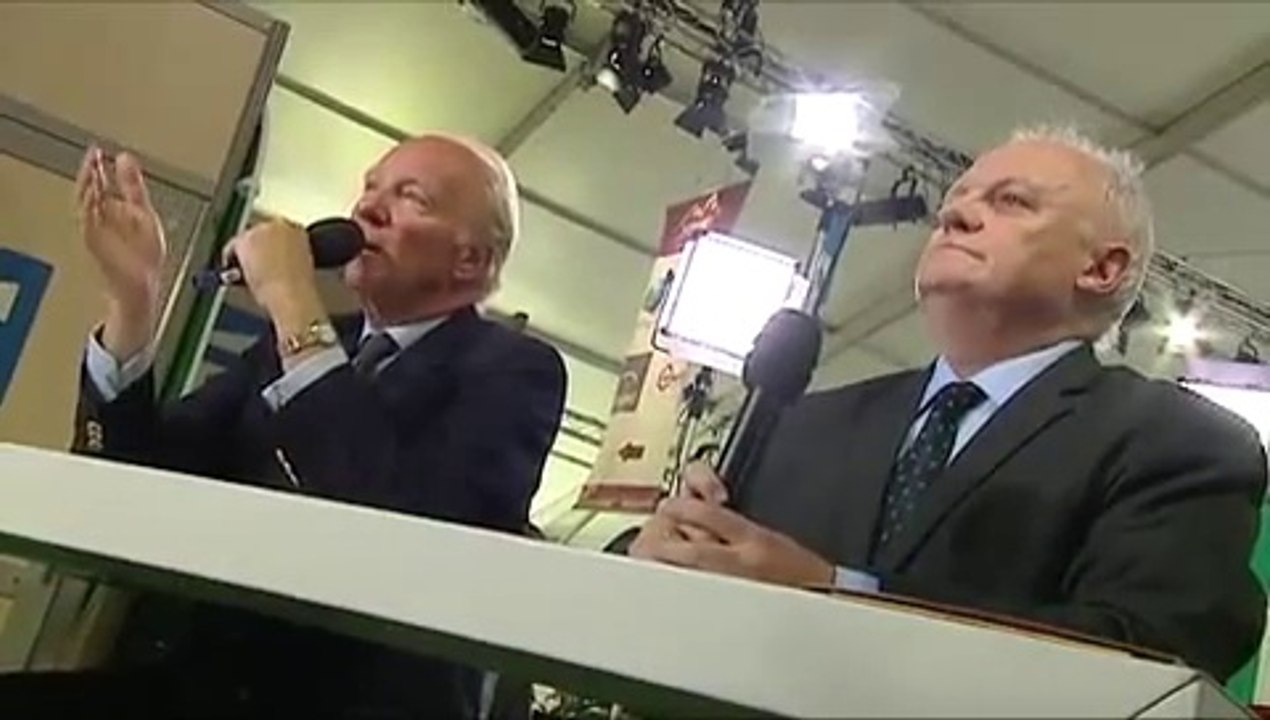 Interview TV AGRI au sommet de l’élevage. Brice Hortefeux /François Asselineau (03.10.2014)