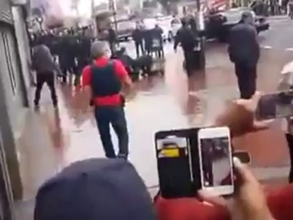 Policiers de  la NYPD attaqués à coup de hache par un Islamiste.