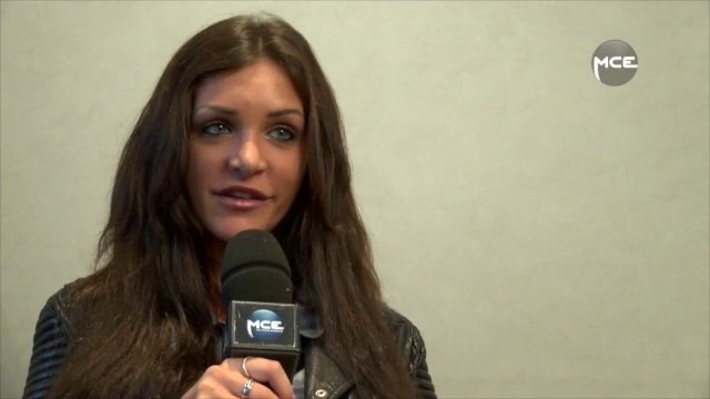 Friends Trip : Julia voudrait faire les Anges 7