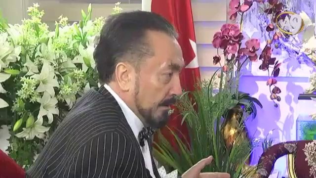 Sayın Adnan Oktar’ın yeni kitabı ‘Karanlık Tehlike Bağnazlık’ basıldı. Rusya bağnazlıkla mücadelede bu kitabı okutabilir.