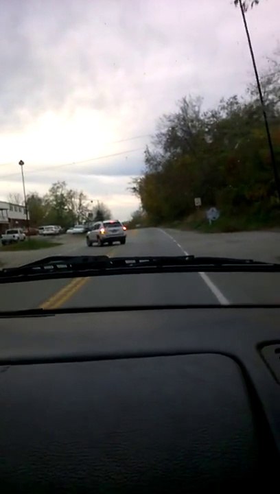 Une femme s'endort au volant et cause un grave accident!