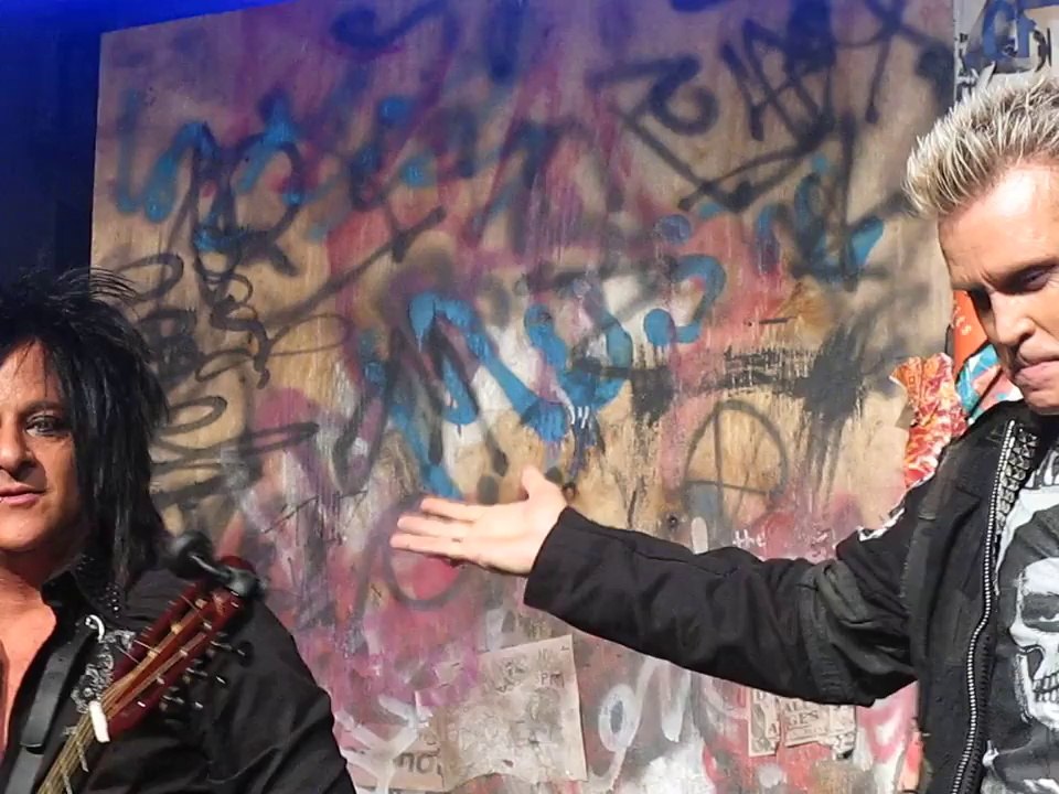 BILLY IDOL Eyes Without A Face CBGB FESTIVAL 2014 NYC October 9 2014 (720p)