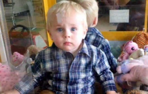 Un enfant de 18 mois se retrouve coincé dans une machine à pince