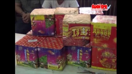 Bắt lái xe và phụ xe buôn pháo kiếm lời