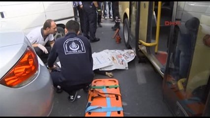 Yaşlı Kadın Minibüs Altında Can Verdi