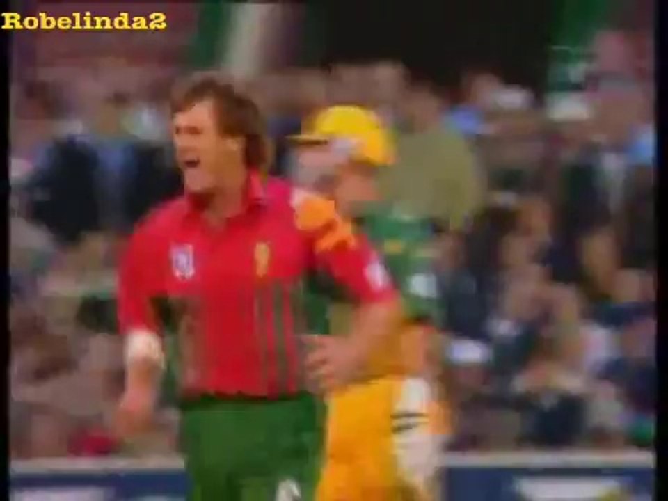 Jonty Rhodes Miracle Catches in Cricket History | Live Pak News