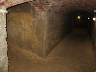 Refugio de la Plaça del Blat (Valls) Tarragona