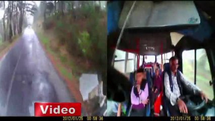 Öğrenci servisi kazası saniye saniye görüntülendi