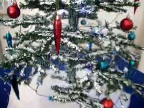 Snowing Christmas Tree