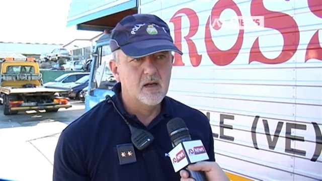 SCHIANTO IN FURGONE, MUORE COMMERCIANTE