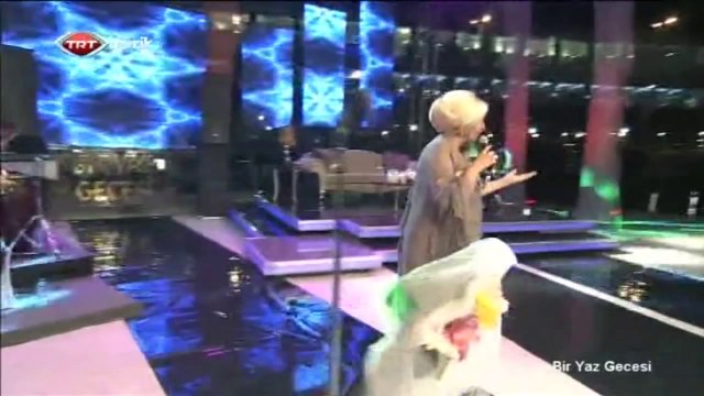 MUAZZEZ ERSOY-SENEDE BİR GÜN