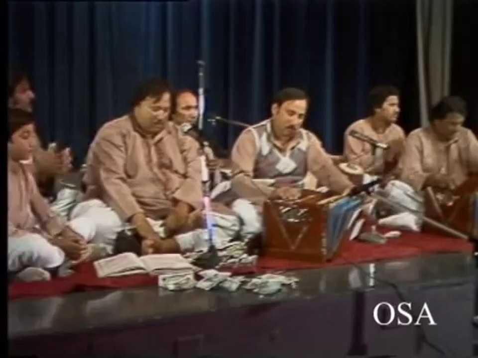 Nusrat Fateh Ali Khan Qawwal - Ankh Uthi Mohabbat Ne Angrai Lee By Lagwal Minhasan