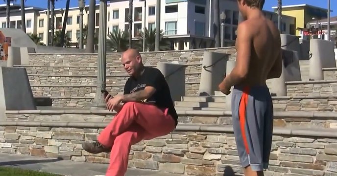 Görünmez Sandalye! Nasıl yapmış olabilirler?