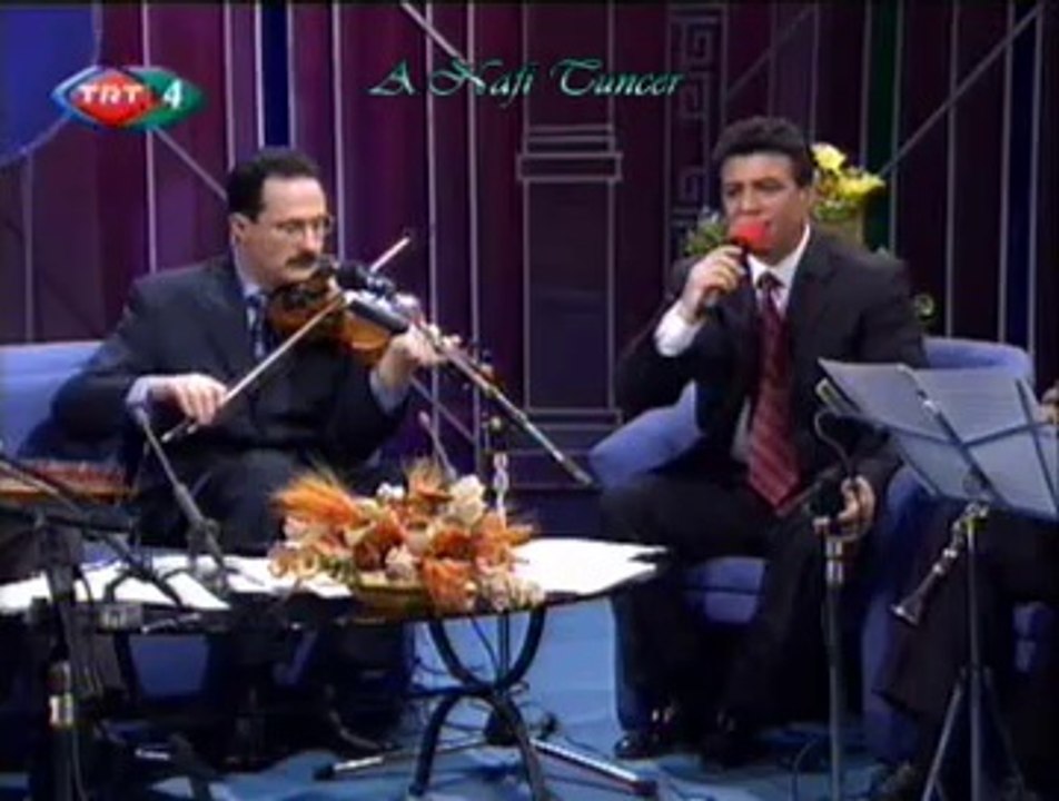 Hasan EYLEN *Gittin De Bıraktın Beni Aylarca Kederde*