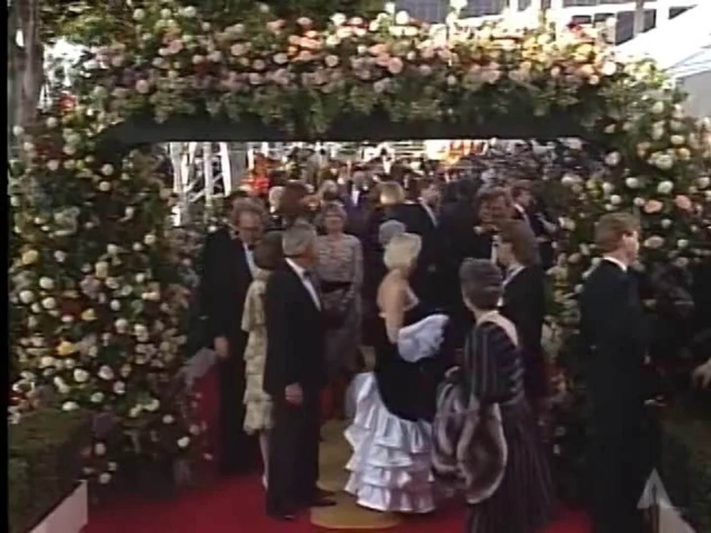 ⁣Red Carpet Arrivals 1990 Oscars