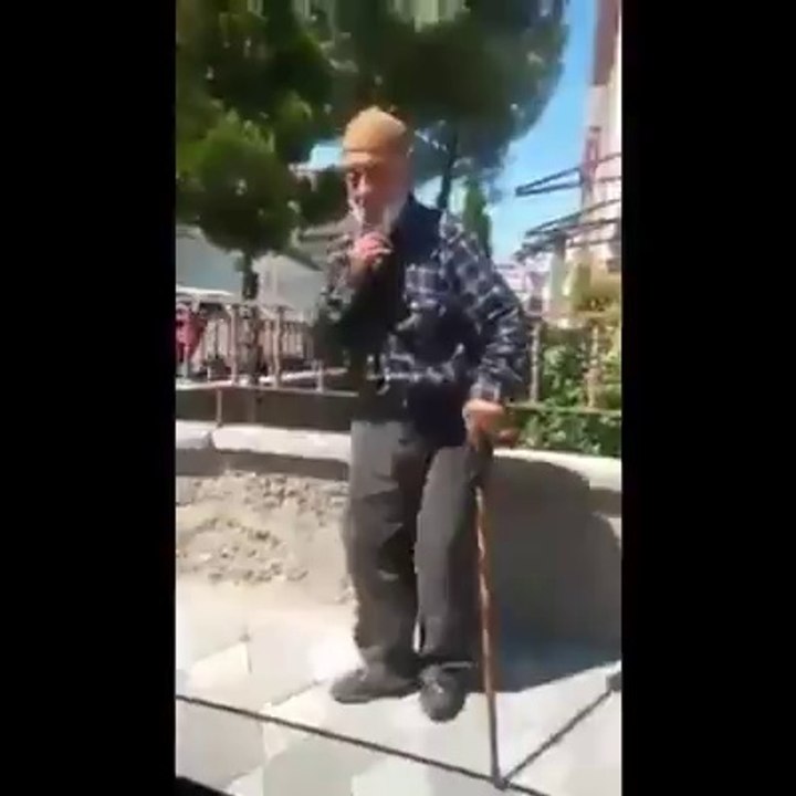 Yaş 70 İş Bitmemiş İhtiyar Delikanlı