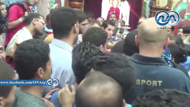 بالفيديو.. صراخ وعويل فى تشييع جنازة شنودة إسحاق شهيد سيناء بالمنيا