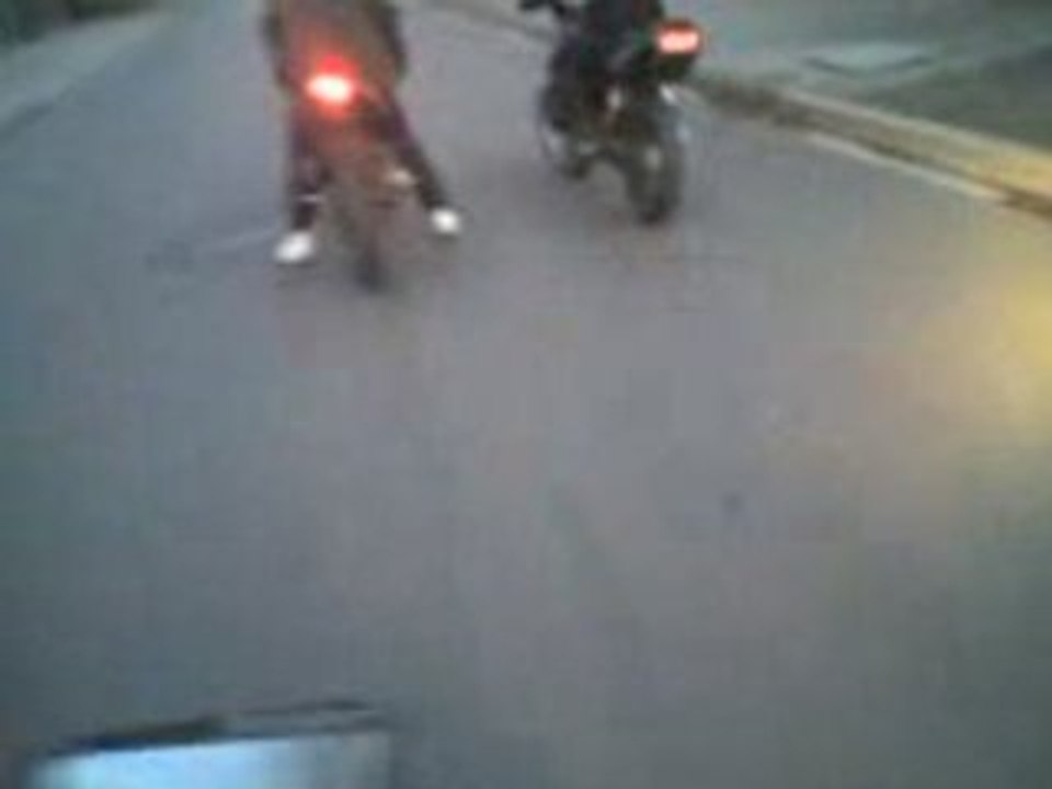 TZR MHR vs. RS2 Pro race