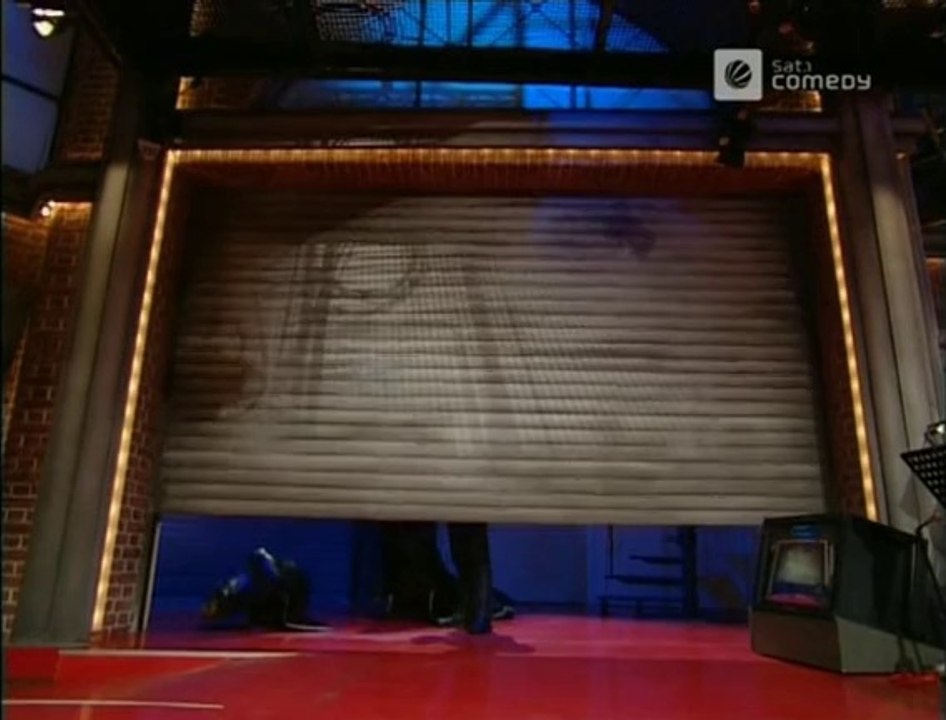 Die Harald Schmidt Show - 1022 - 2002-01-09 - Seelöwen Chipie und Elvis, Andrack trinkt Bier