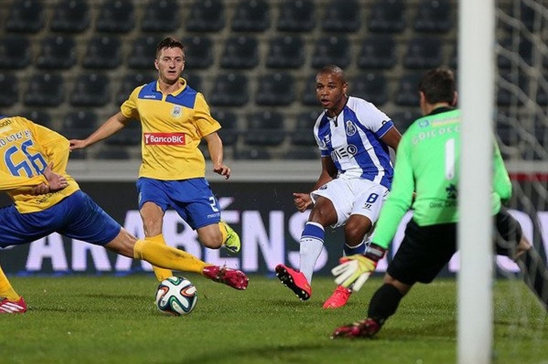 تمريرة براهيمي ضد أروكة