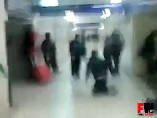 [+18 ~ Sexy Funny Girl]Suitcase riding goes wrong