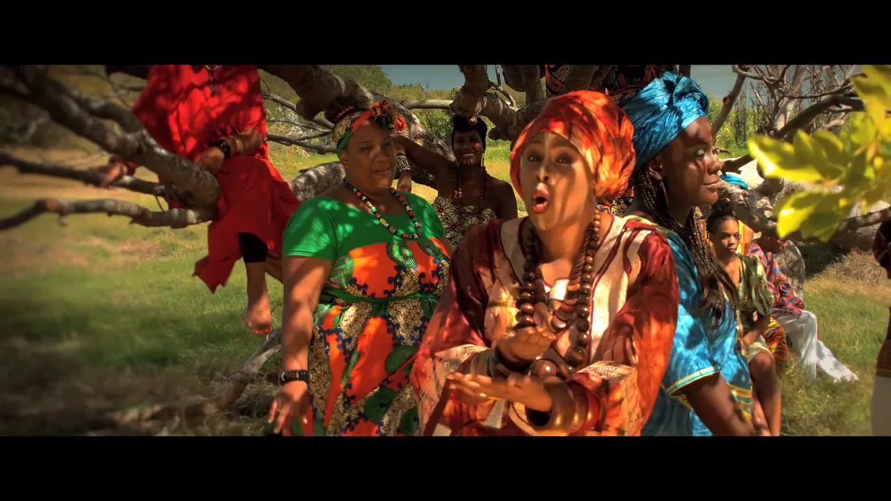 Jessica Dorsey & Mélina Ondjani / Bondyé Ou Wo (God You're High)