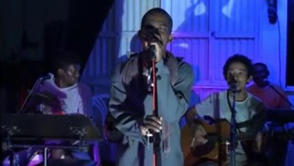 Mc Yola Zanakanosy Manahiragna live Manava