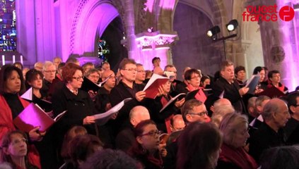 Polyfollia enterré joyeusement avec un medley de requiem