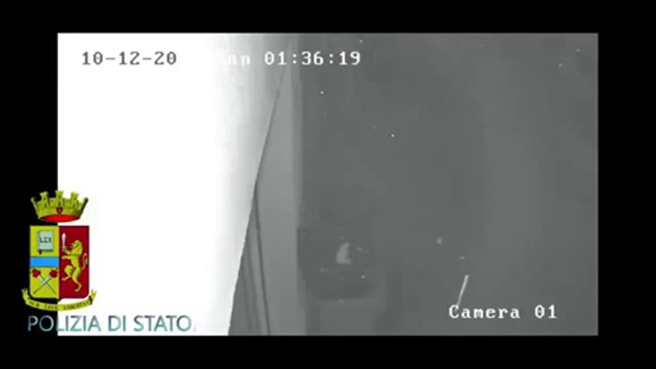 Nuoro - Rissa e tentato omicidio bar Shark (25.10.14)