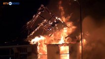 Flinke explosie bij woningbrand Nieuwe Pekela - RTV Noord