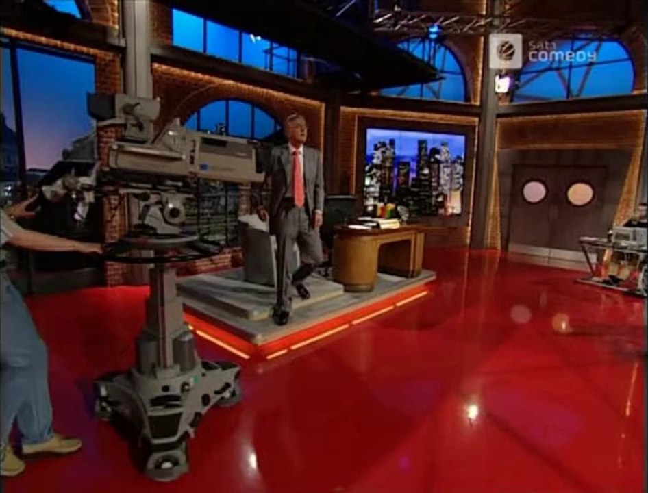 Die Harald Schmidt Show - 1112 - 2002-07-04 - Shir-Aviv Hommelsheim, Jan Ullrich geschluckt, Wie heißt das Tier