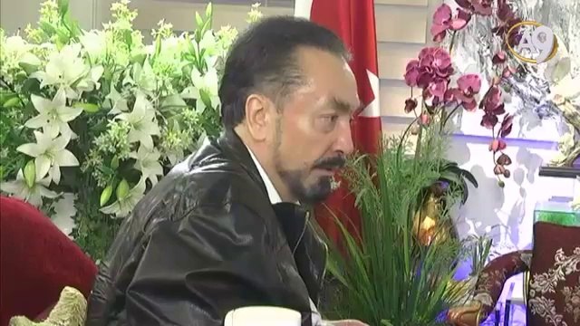 PYD Kobani’deki dindar Kürt halkını sindirme görevini yürütüyor. PKK Güneydoğu’da gençlerin birçoğunu ateist yaptı.