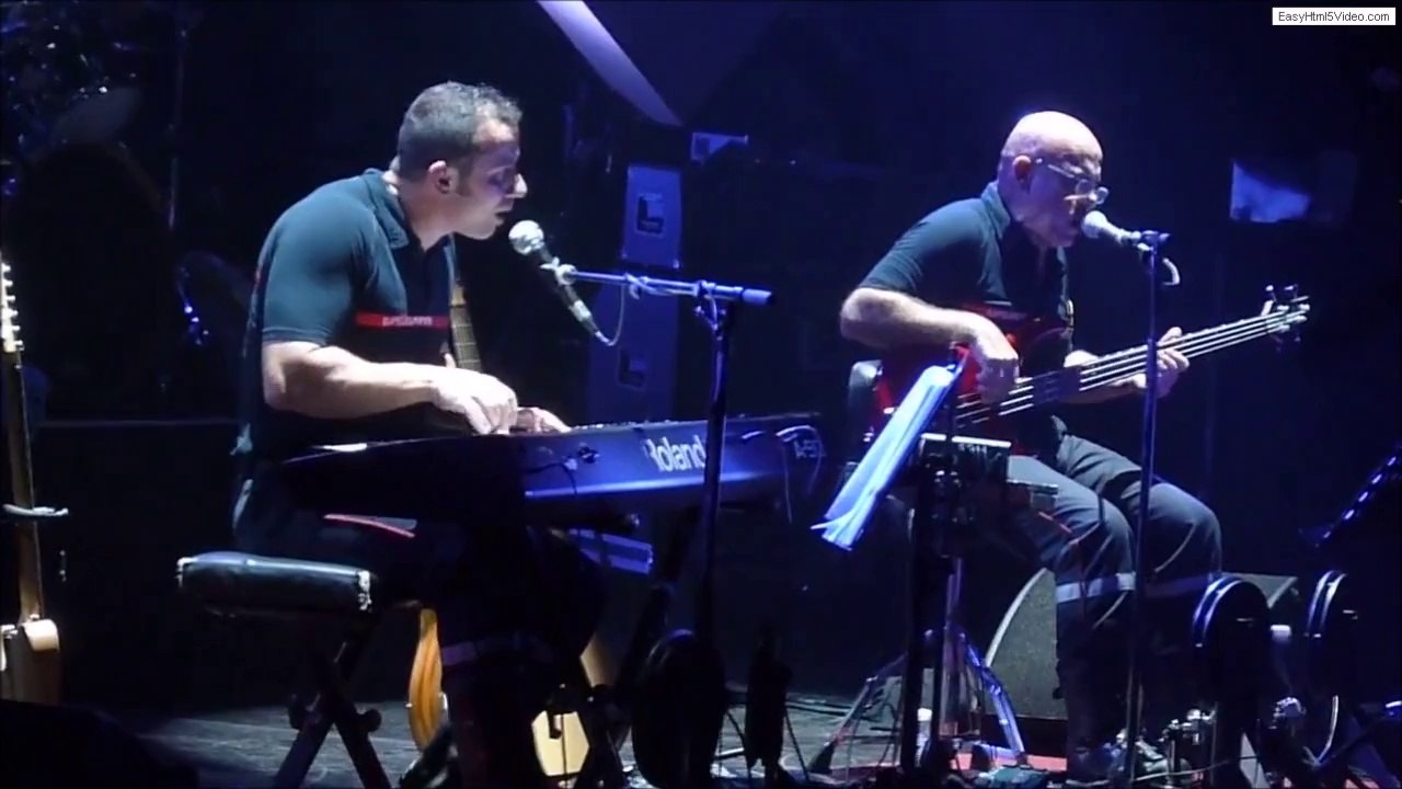 Duovoices fait la premiere partie de zebda à la Halle aux grains