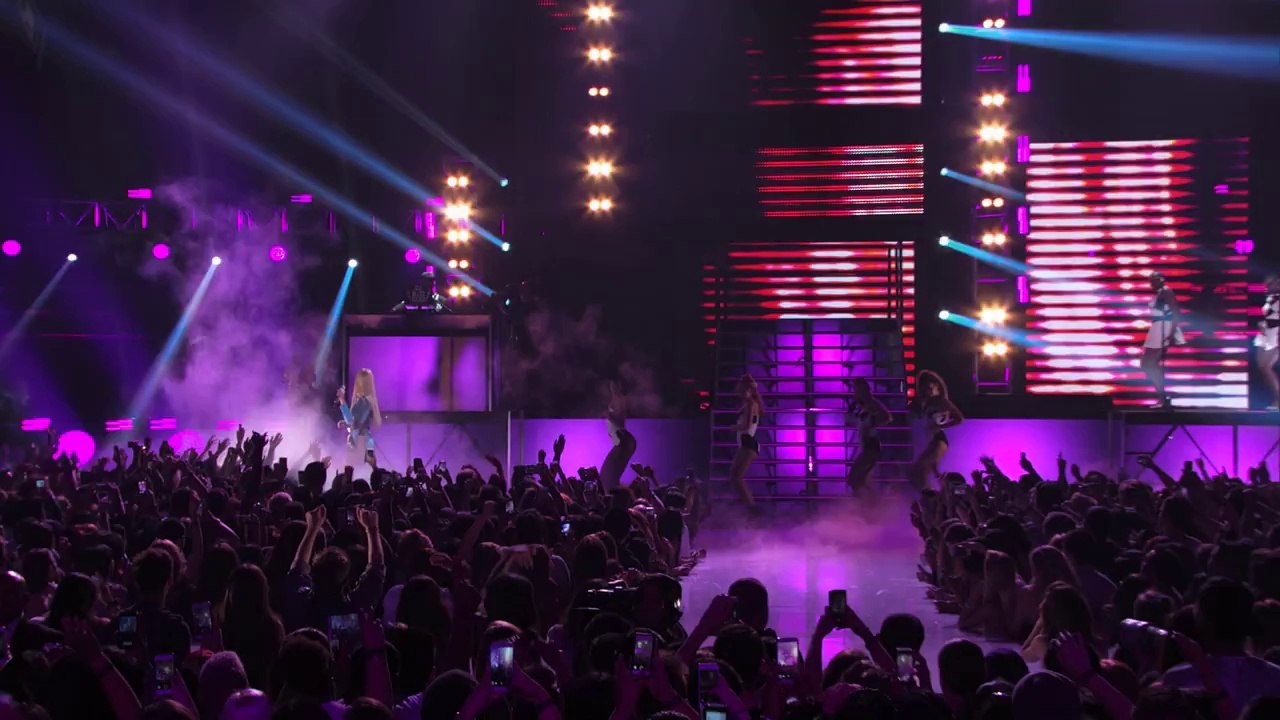 Iggy Azalea - Black Widow (Vevo Certified SuperFanFest) presented by Honda Stage