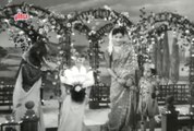 THANDI THANDI HAWA KHANE - (Bhai-Bhai - 1956)
