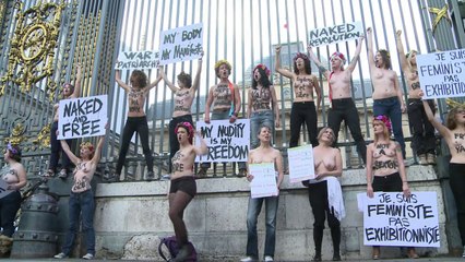 Paris: des Femen manifestent devant le palais de justice
