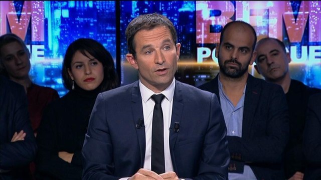 Hamon: Le prix de cette politique, c'est aujourd'hui 450.000 demandeurs d'emploi en plus