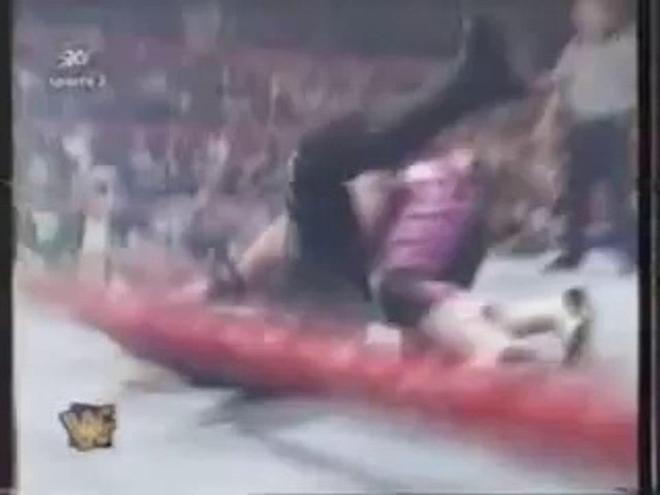 Bret Hart vs Triple H - WWF Title - 1997-10-06 Raw Is War
