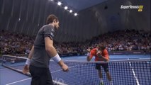 Tommy Robredo fait un double bras d'honneur à  Andy Murray