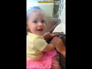 Babasının Sakalsız Halini İlk Kez Gören Komik Bebek