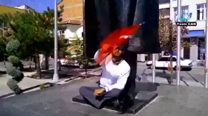 BİNGÖL'DE TEK KİŞİLİK PROTESTO HELAL OLSUN SANA CESUR YÜREK