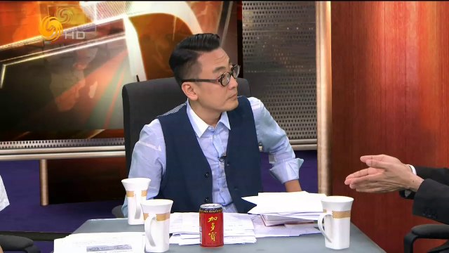 20141024 锵锵三人行 荣兰祥：社会负面报道对学校是灾难