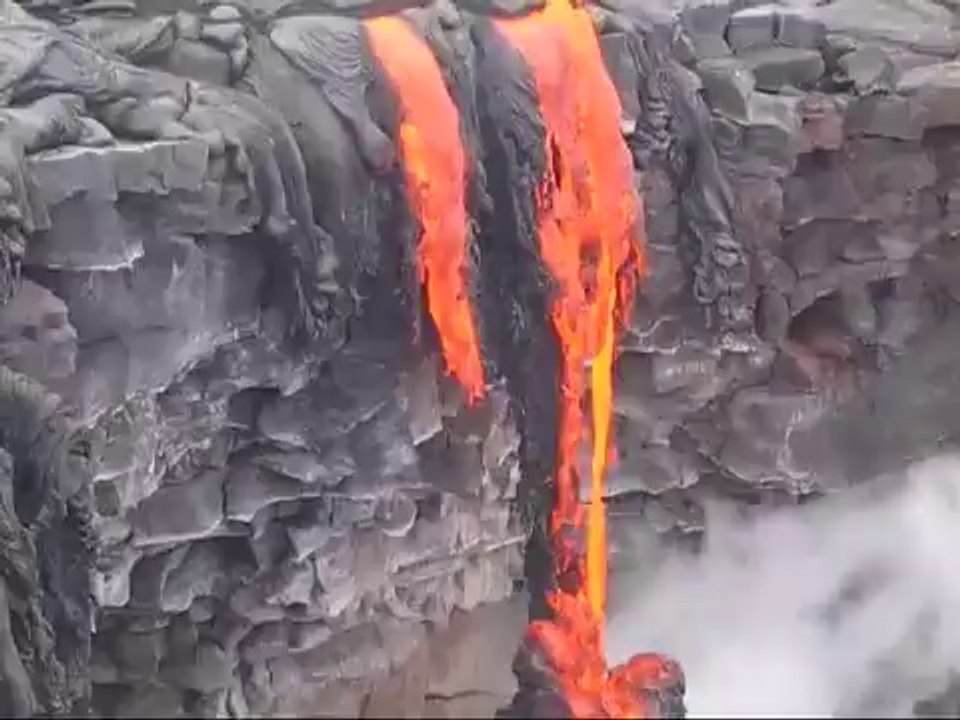 Lava Enter The Pacific Ocean