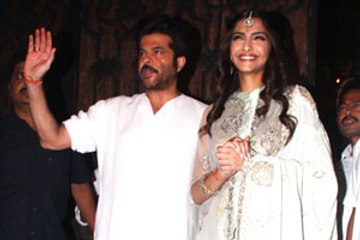 Father-daughter duo celebrate Diwali!